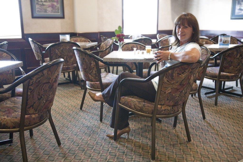 Service Plus Inns And Suites Grande Prairie Restoran gambar