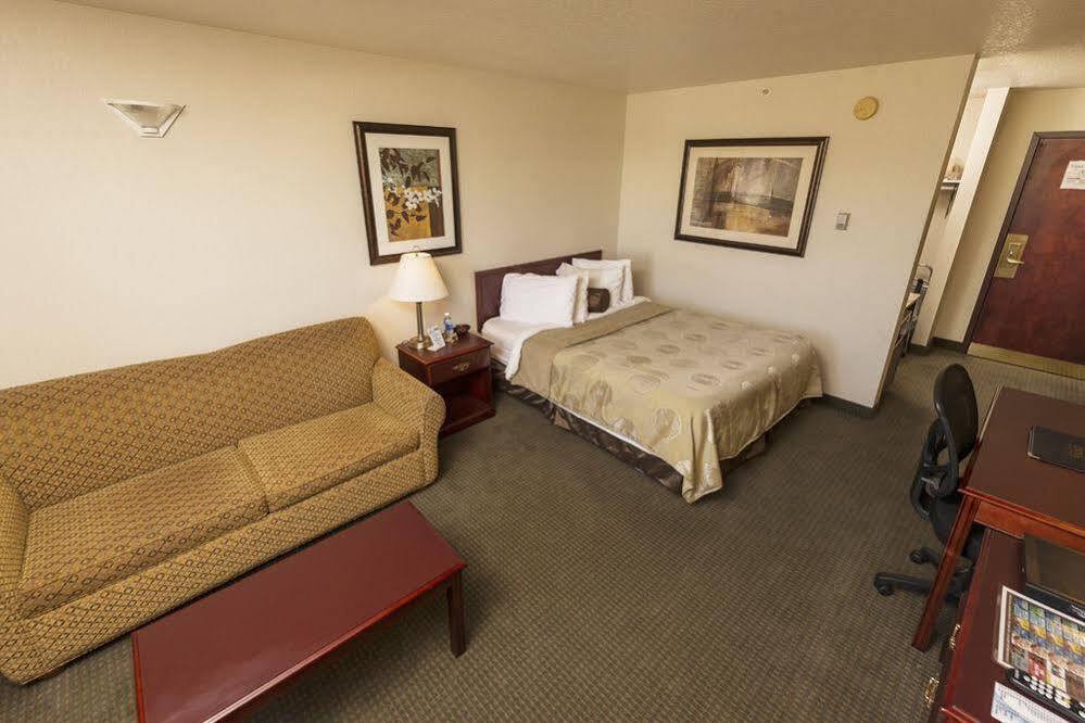 Service Plus Inns And Suites Grande Prairie Luaran gambar